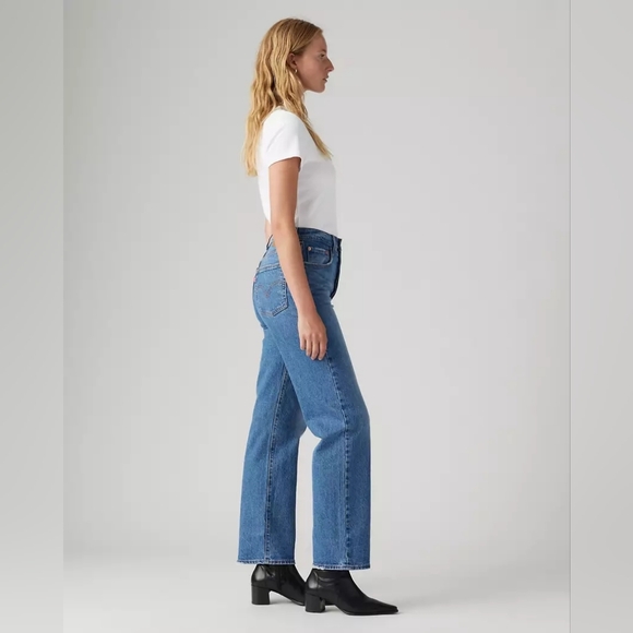 Levi's Ribcage Straight Ankle Jeans - Picture 3 of 9